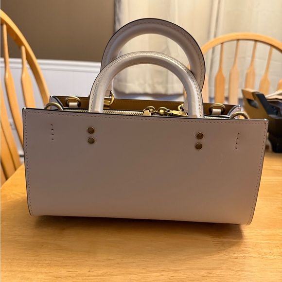 Coach 1941 Rogue 26 East/West Bag in Brass/Chalk White Glovetanned Leather - Picture 4 of 12